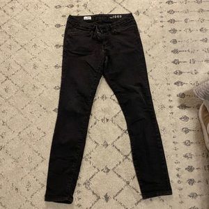 Women’s GAP black skinny jeans
